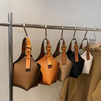 Малка дамска чанта от 2021, нов преносим проста чанта-месинджър, есен-зима, окото red чанта за подмишниците, кофа с едно рамо