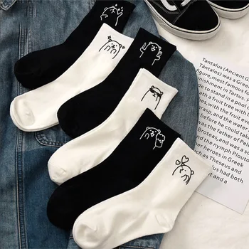 Черно-бели дамски чорапи ins trend прости японски сладки мультяшные чорапи с анимационни мечка, обикновена памучни чорапи корейската версия